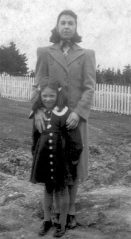 653: Anastasia (Lambe) Norman and her niece Margaret(?) Doyle. (circa 19??) [courtesy of Julia (Carroll) Best]  - Anastasia daughter of Michael Lambe &amp;amp; Johanna Best; Margaret(?) daughter of William Doyle &amp;amp; Mary Norman